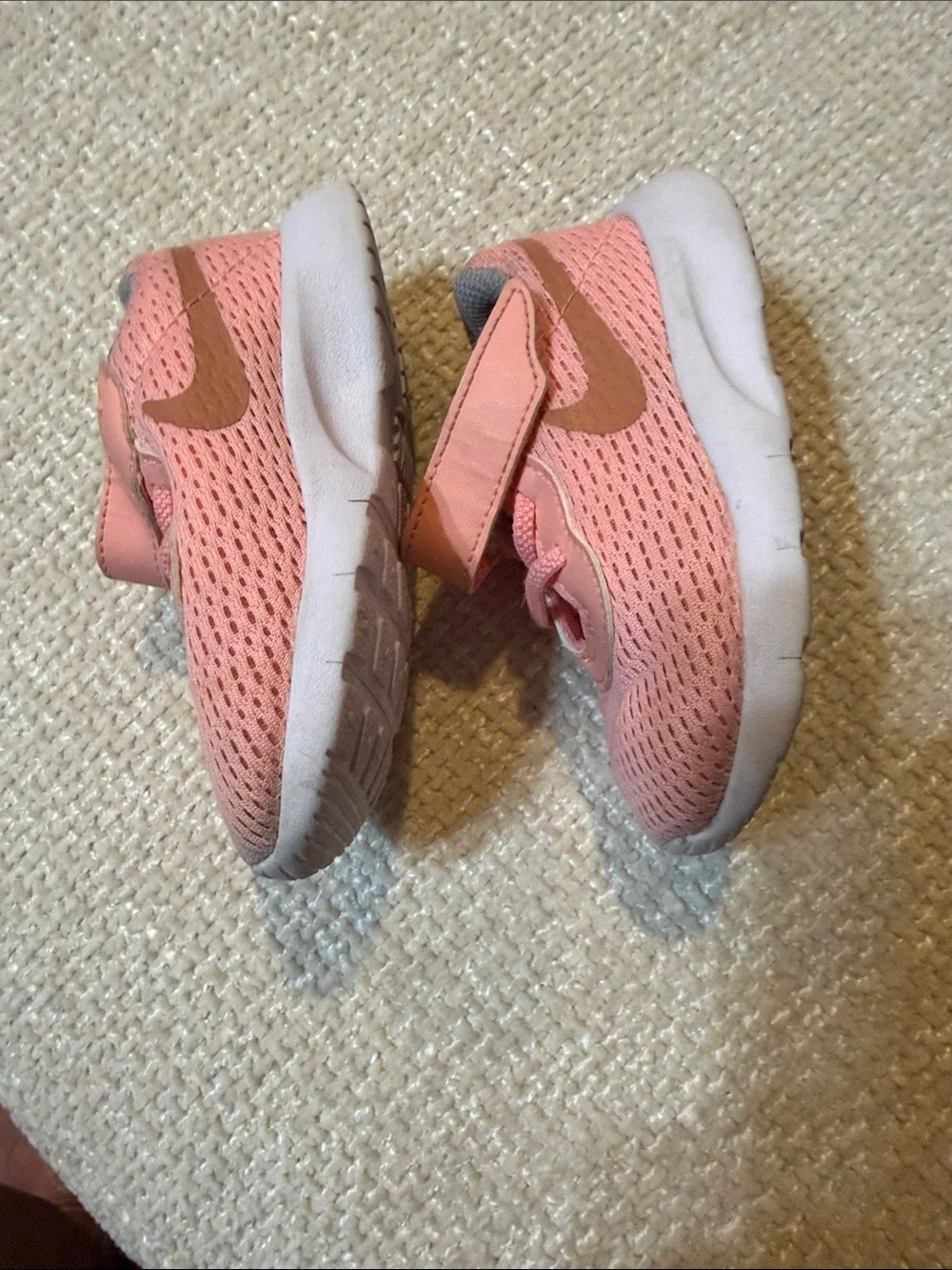 Nike Kids Pink Mesh Hook-and-Loop Sneakers